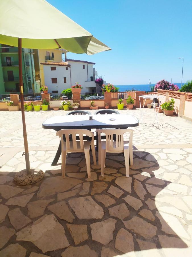La Terrazza Sul Mare 호텔 마리나디카메로타 외부 사진